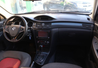 Подержанный автомобиль DongFeng H30 Cross 2016 года (13 фото)