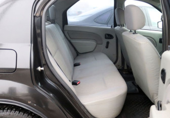 Подержанный автомобиль Renault Logan Sedan 2009 года (12 фото)