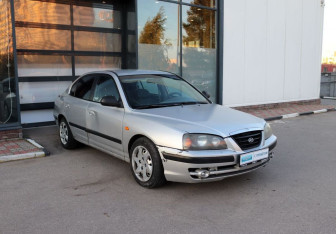 Подержанный автомобиль Hyundai Elantra Sedan 2004 года (7 фото)