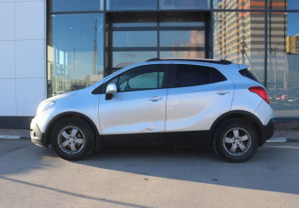 Подержанный автомобиль Opel Mokka 2013 года (2 фото)