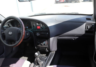 Подержанный автомобиль Hyundai Elantra Sedan 2006 года (12 фото)