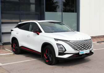 Подержанный автомобиль Omoda C5 2023 года (3 фото)
