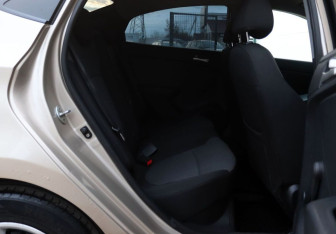 Подержанный автомобиль Hyundai Solaris Sedan 2011 года (12 фото)