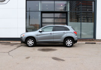 Подержанный автомобиль Mitsubishi ASX 2013 года (2 фото)
