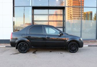 Подержанный автомобиль Renault Logan Sedan 2009 года (6 фото)