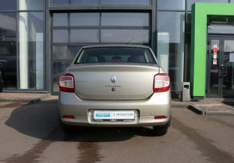 Подержанный автомобиль Renault Logan Sedan 2015 года (4 фото)