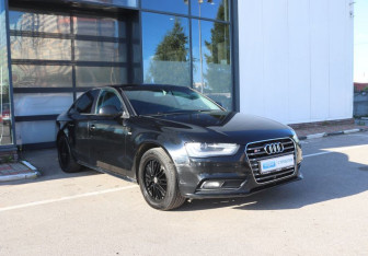 Подержанный автомобиль Audi A4 Sedan 2012 года (7 фото)
