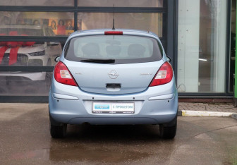 Подержанный автомобиль Opel Corsa 2007 года (3 фото)
