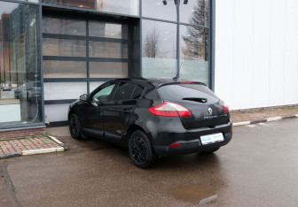 Подержанный автомобиль Renault Megane Hatchback 2009 года (3 фото)