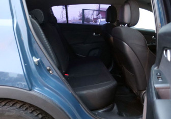 Подержанный автомобиль Kia Sportage 2011 года (12 фото)