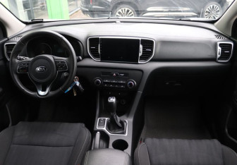 Подержанный автомобиль Kia Sportage 2018 года (14 фото)