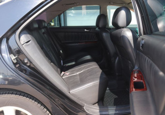 Подержанный автомобиль Toyota Camry Sedan 2005 года (11 фото)