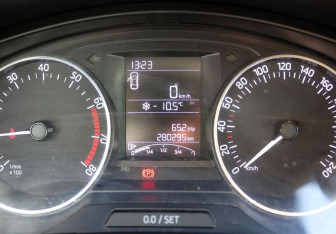 Подержанный автомобиль Skoda Rapid Liftback 2017 года (17 фото)