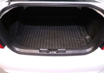 Подержанный автомобиль Ford Focus Sedan 2009 года (11 фото)