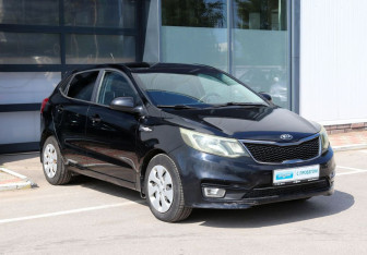 Подержанный автомобиль Kia Rio Hatchback 2016 года (3 фото)