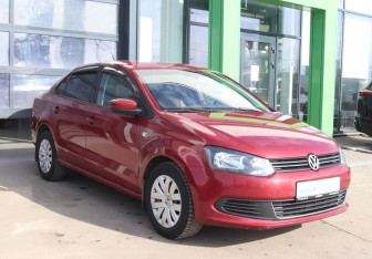 Подержанный автомобиль Volkswagen Polo Sedan 2011 года (7 фото)