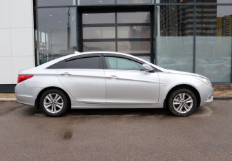 Подержанный автомобиль Hyundai Sonata 2011 года (6 фото)