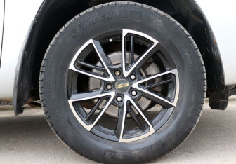 Подержанный автомобиль Toyota RAV4 2011 года (17 фото)