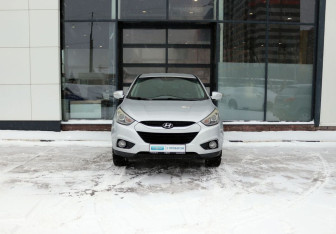 Подержанный автомобиль Hyundai ix35 2014 года (8 фото)