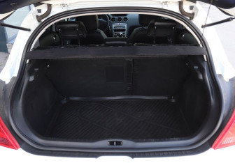 Подержанный автомобиль Peugeot 308 Hatchback 2011 года (10 фото)