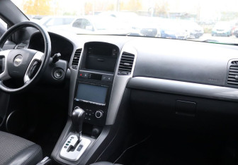 Подержанный автомобиль Chevrolet Captiva 2011 года (13 фото)