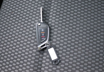 Подержанный автомобиль Volkswagen Polo Sedan 2013 года (17 фото)