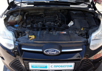 Подержанный автомобиль Ford Focus Hatchback 2013 года (17 фото)