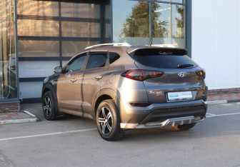 Подержанный автомобиль Hyundai Tucson 2015 года (3 фото)