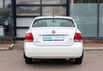 Подержанный автомобиль Volkswagen Polo Sedan 2012 года (3 фото)