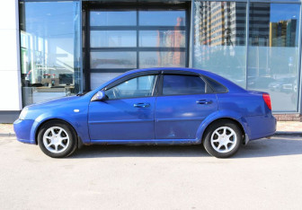 Подержанный автомобиль Chevrolet Lacetti Sedan 2005 года (2 фото)