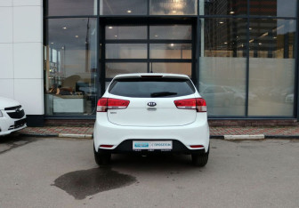 Подержанный автомобиль Kia Rio Hatchback 2016 года (4 фото)