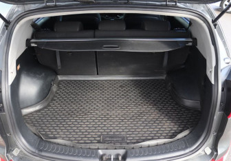 Подержанный автомобиль Kia Sportage 2011 года (11 фото)