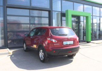 Подержанный автомобиль Nissan Qashqai 2011 года (3 фото)