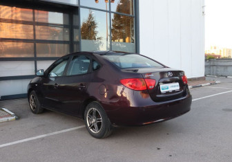 Подержанный автомобиль Hyundai Elantra Sedan 2008 года (3 фото)