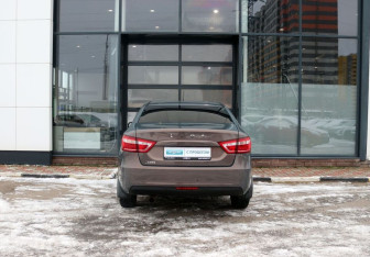 Подержанный автомобиль LADA (ВАЗ) Vesta Sedan 2019 года (4 фото)