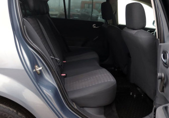 Подержанный автомобиль Renault Megane Sedan 2006 года (12 фото)