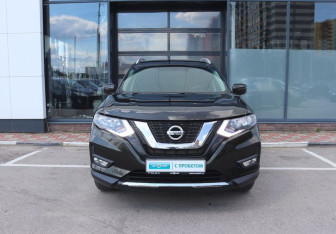 Подержанный автомобиль Nissan X-Trail 2019 года (8 фото)