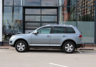 Подержанный автомобиль Volkswagen Touareg 2008 года (7 фото)
