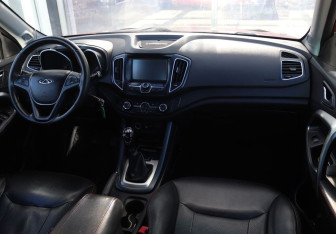 Подержанный автомобиль Chery Tiggo 5 2014 года (14 фото)
