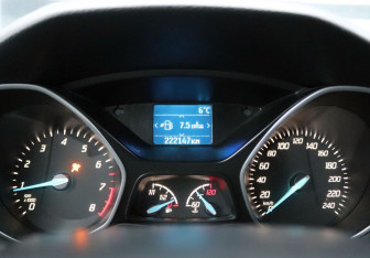 Подержанный автомобиль Ford Focus Hatchback 2012 года (18 фото)