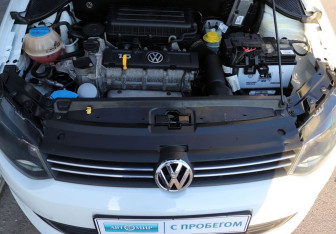 Подержанный автомобиль Volkswagen Polo Sedan 2014 года (10 фото)