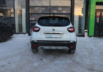 Подержанный автомобиль Renault Kaptur 2017 года (4 фото)