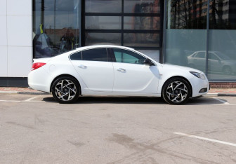 Подержанный автомобиль Opel Insignia Sedan 2013 года (5 фото)