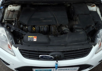 Подержанный автомобиль Ford Focus Sedan 2009 года (10 фото)