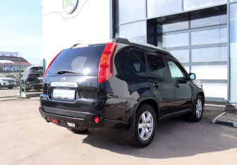Подержанный автомобиль Nissan X-Trail 2008 года (6 фото)