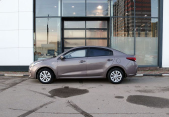 Подержанный автомобиль Kia Rio Sedan 2018 года (2 фото)