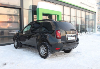 Подержанный автомобиль Renault Duster 2016 года (3 фото)