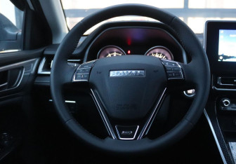 Подержанный автомобиль Haval M6 2025 года (16 фото)