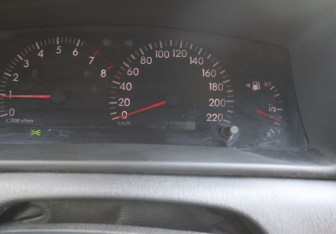 Подержанный автомобиль Toyota Corolla Sedan 2006 года (16 фото)