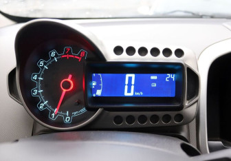 Подержанный автомобиль Chevrolet Aveo Sedan 2012 года (18 фото)